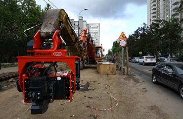 Поставили и смонтировали! Вибропогружатель приступил к работе